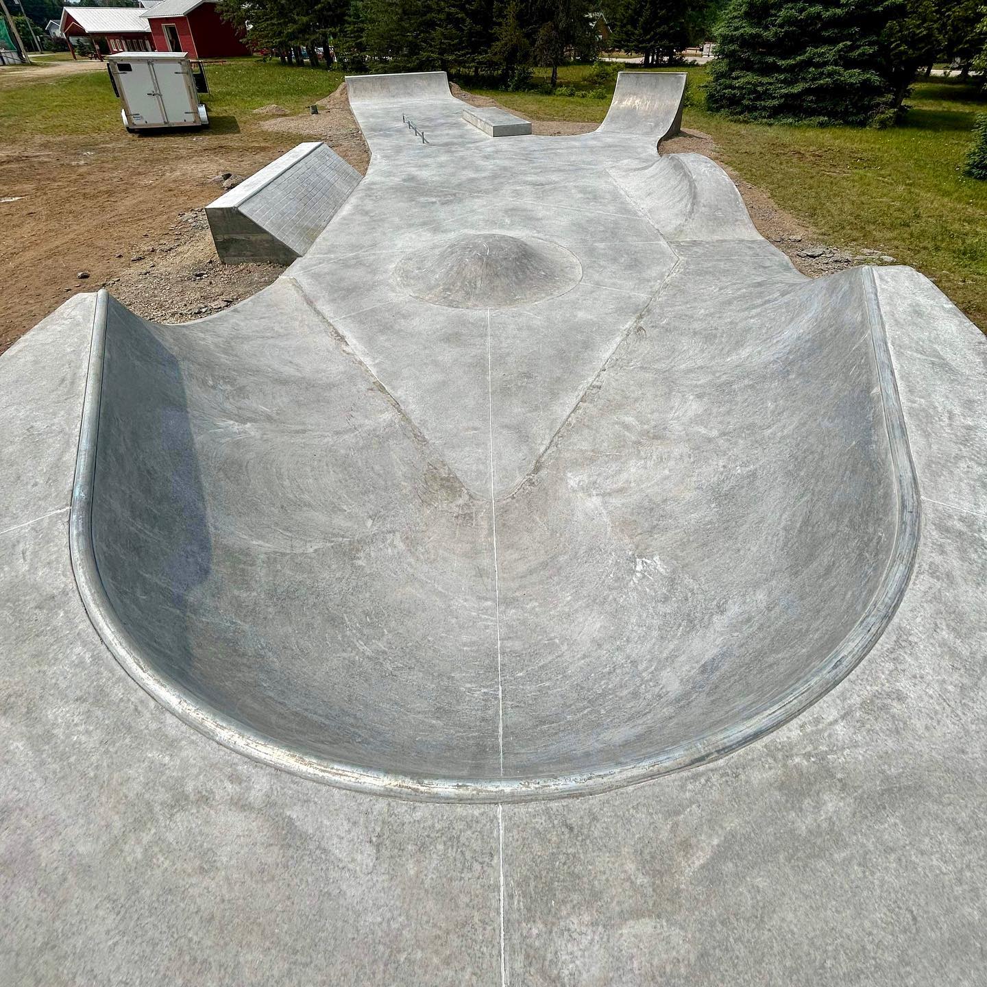 Chute-Saint-Philippe skatepark